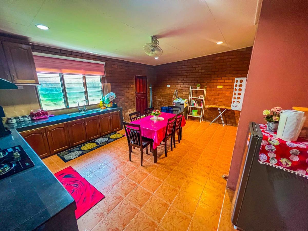 Kampong Nail Nail Guest House Kuala Besut מראה חיצוני תמונה